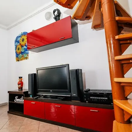 Cozy Little House *